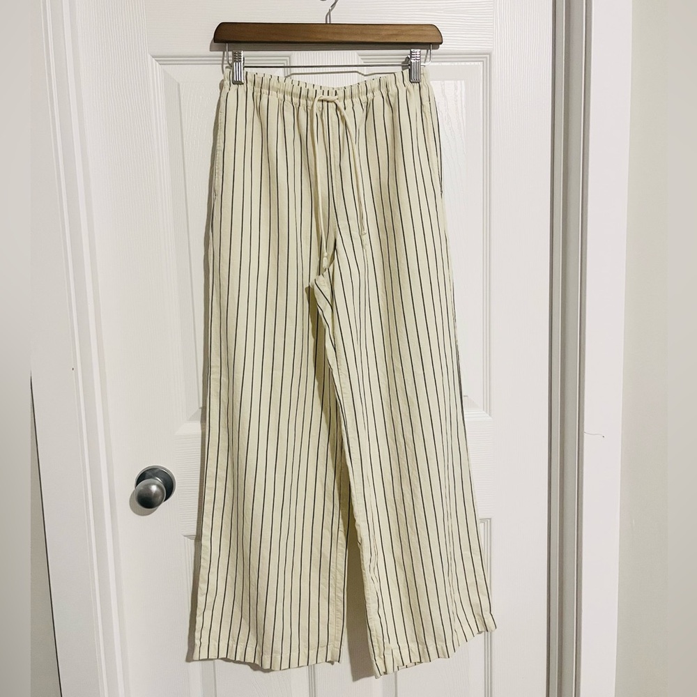 Uniqlo Beige and Navy Striped Linen-Cotton Pants